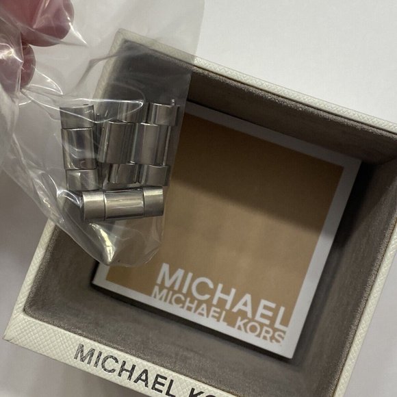 Michael Kors Camille Silver-Tone Stainless Steel Pave Bracelet Watch 42 - Picture 5 of 9